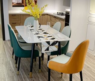 Stół z marmurowym blatem Nowoczesne luksusowe meble z nogami ze stali nierdzewnej