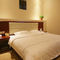 Zestawy mebli hotelowych do sypialni hotelowej z podwójnym łóżkiem i krzesłami stołowymi
